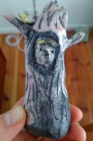 ana- Casa Lobo árbol - Raku